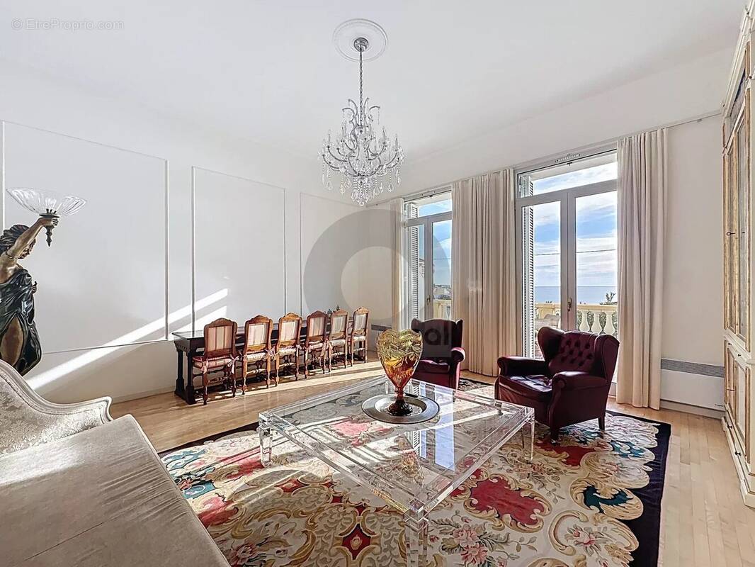 Appartement à MENTON