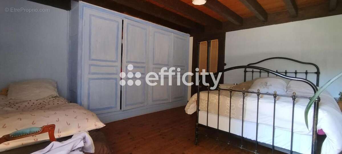 Maison 10 pièces 442 m² à vendre à Fournols (63980) - photo 12