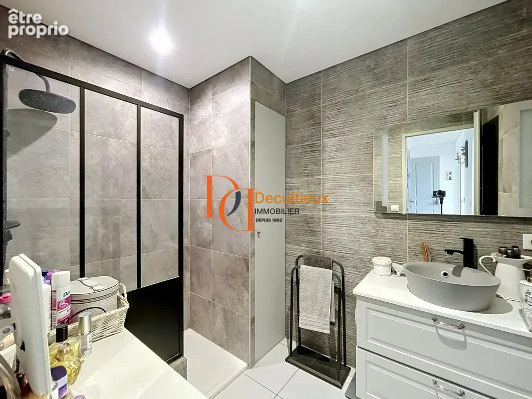 Appartement 82 m² à Villeurbanne  - photo 9