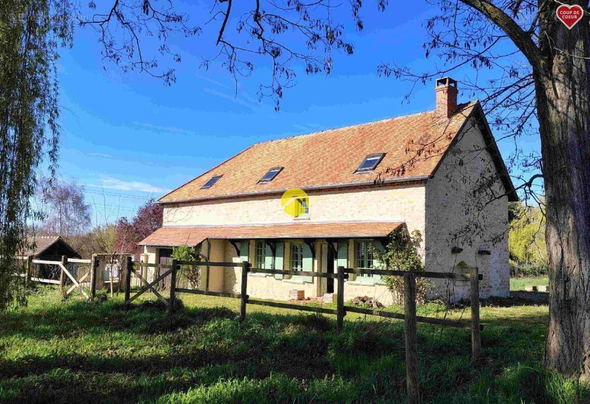 Maison à LA CHAPELLE-HUGON