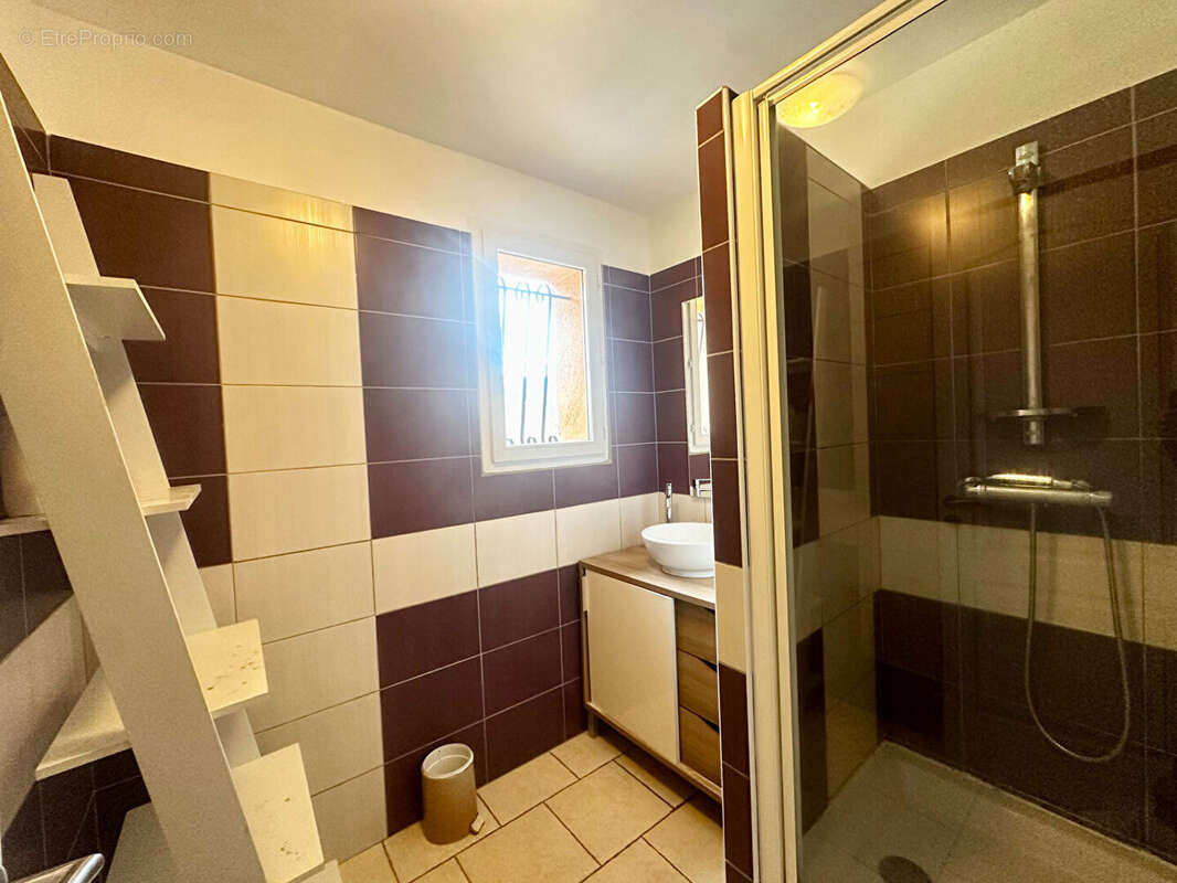 Maison à LES OMERGUES