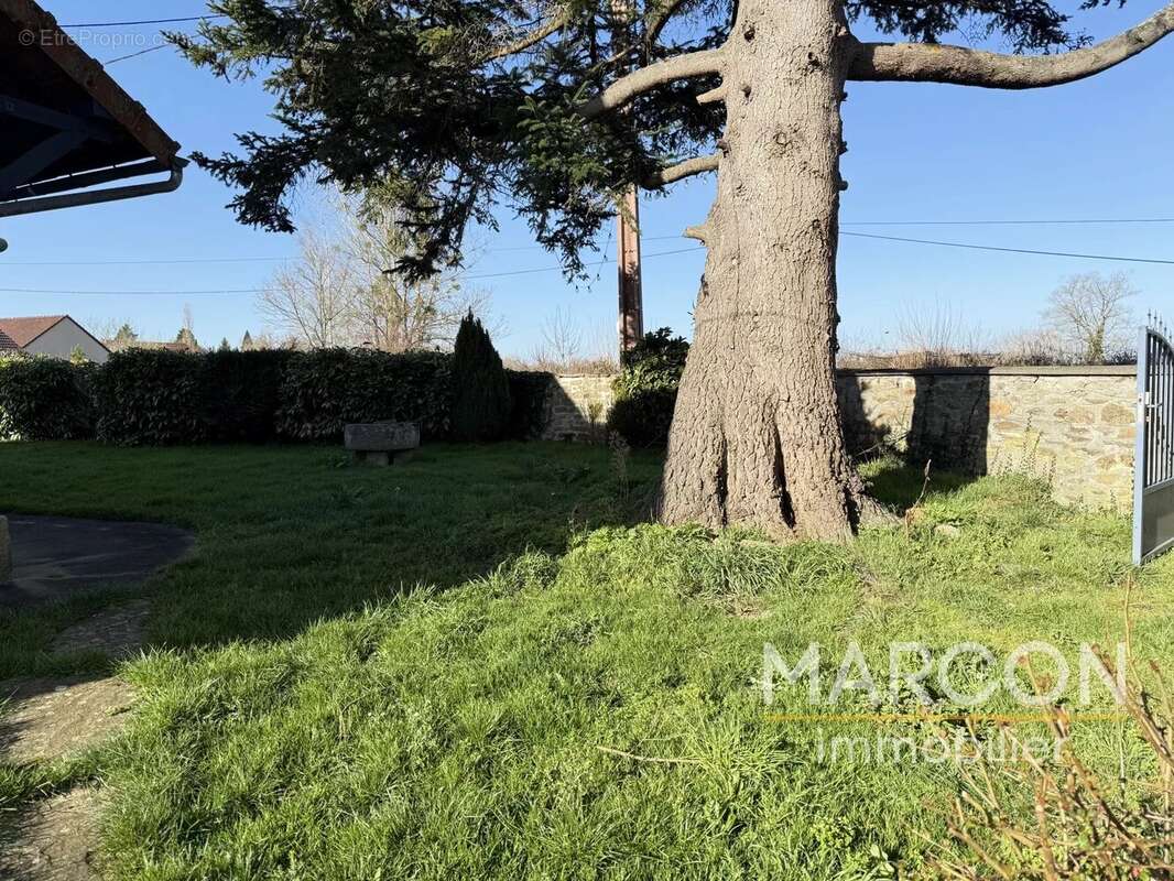 Maison à CHAMBON-SAINTE-CROIX