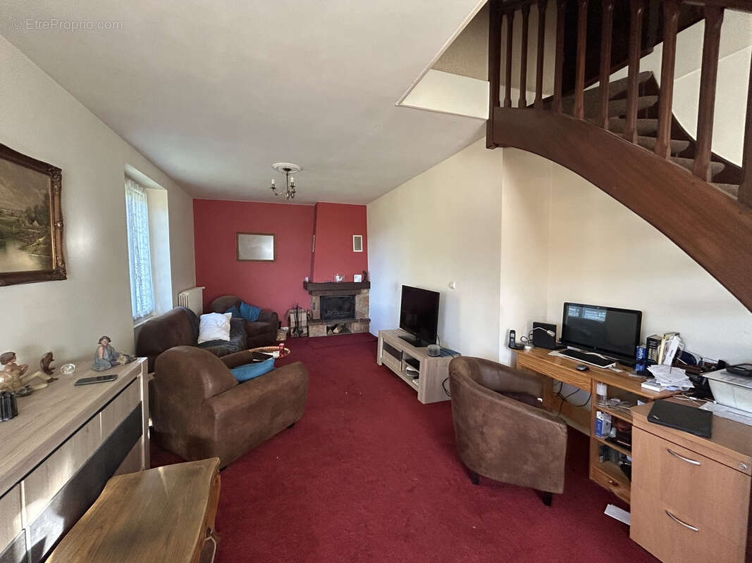 Maison à MARCILLAC-LA-CROISILLE