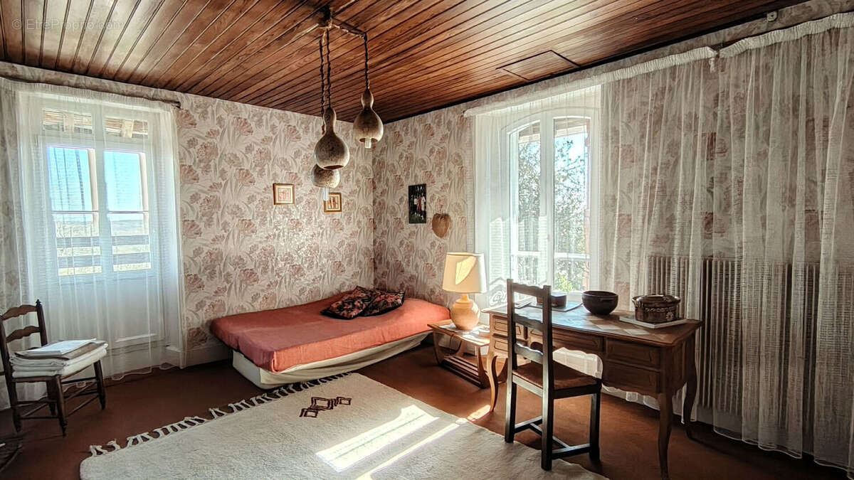 Maison à CERISIERES