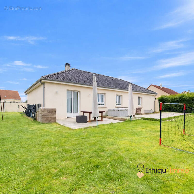 Maison à VENDEUVRE-SUR-BARSE