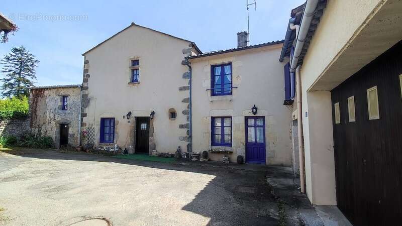 Maison à SAINT-LOUP-LAMAIRE