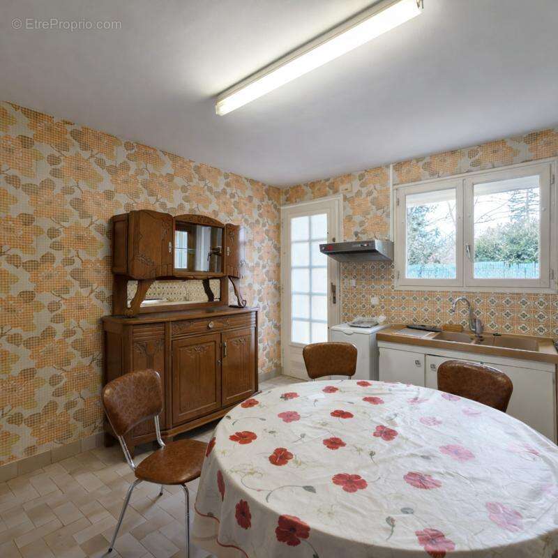 Maison à NEUILLE-PONT-PIERRE