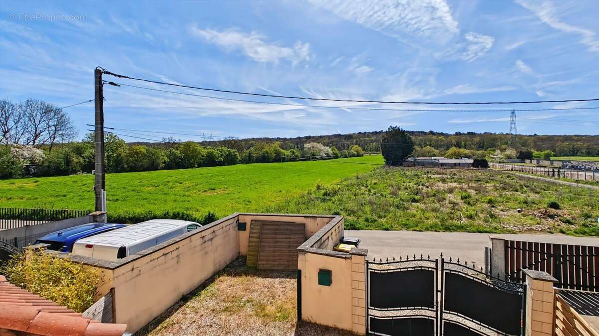 Maison à CHEPTAINVILLE