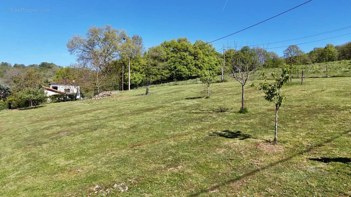 Terrain à MONTJOIE-EN-COUSERANS