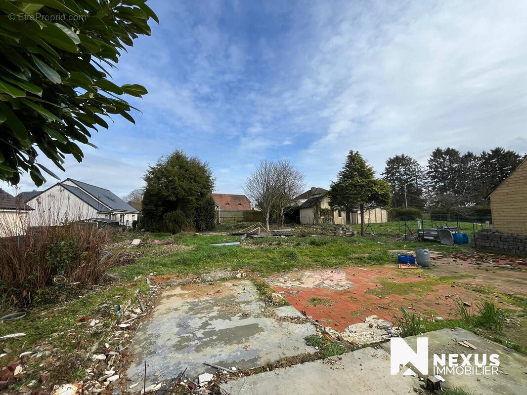 Terrain à MONTVILLE