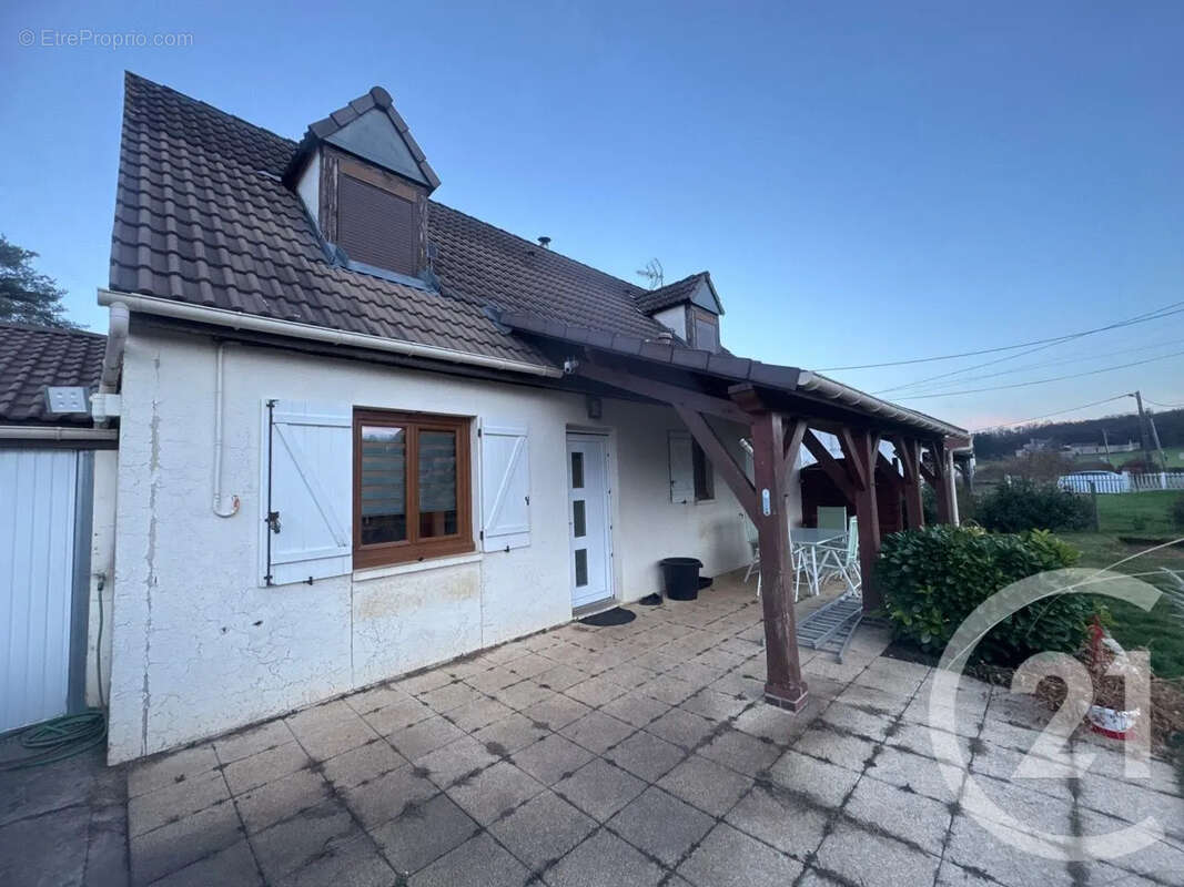Maison à LUCY-SUR-YONNE