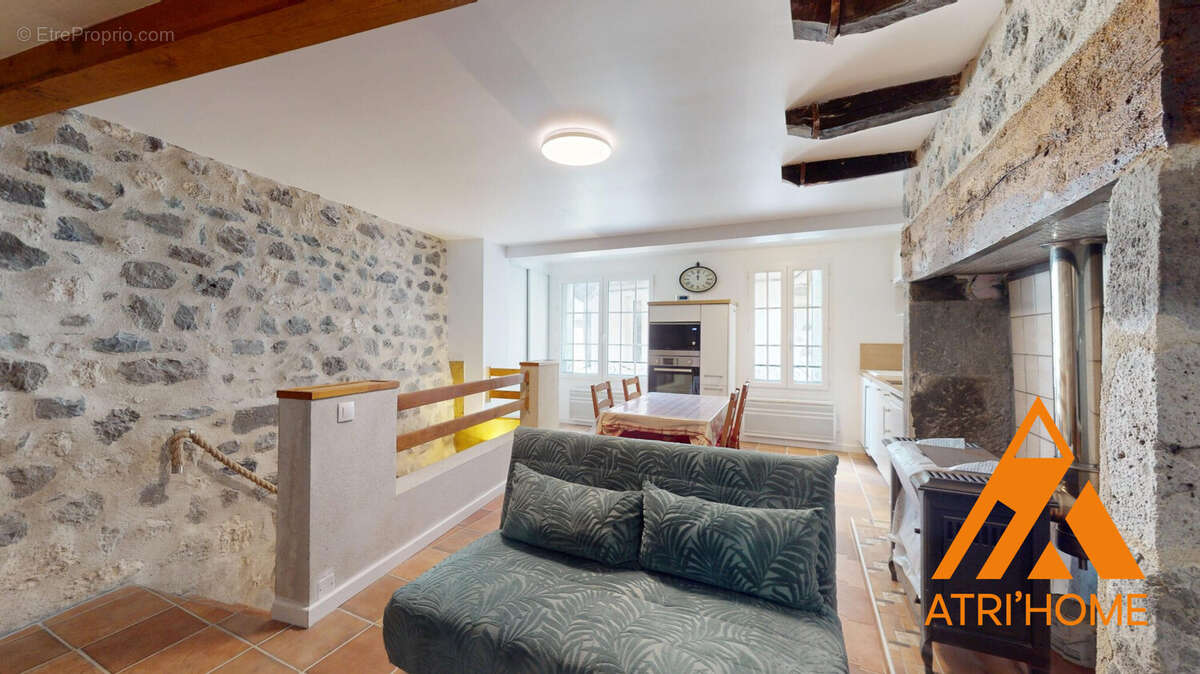 Maison à MUR-DE-BARREZ