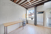 Appartement à PARIS-1E