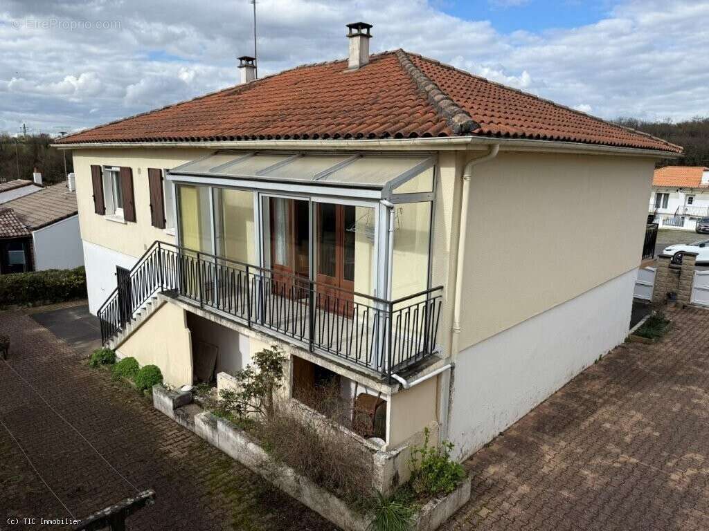 Maison à RUFFEC