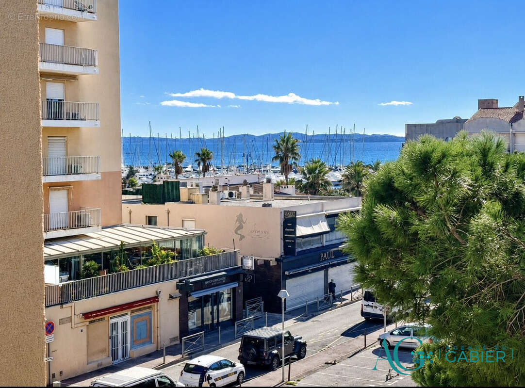 Appartement à HYERES