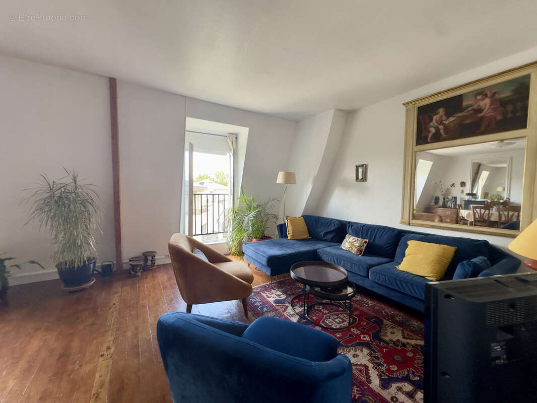 Appartement à PARIS-16E