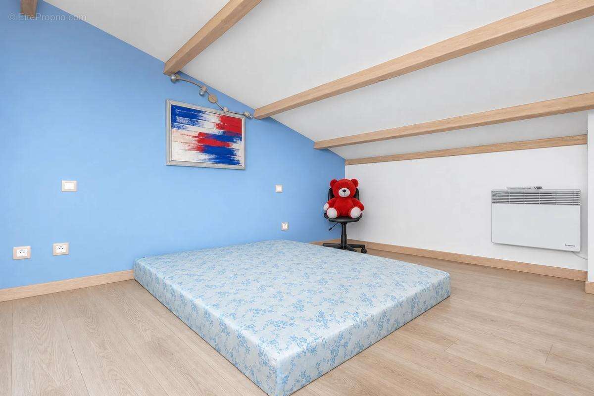 Appartement de 5 pièces de 90 m² situé à Bouyon - photo 8