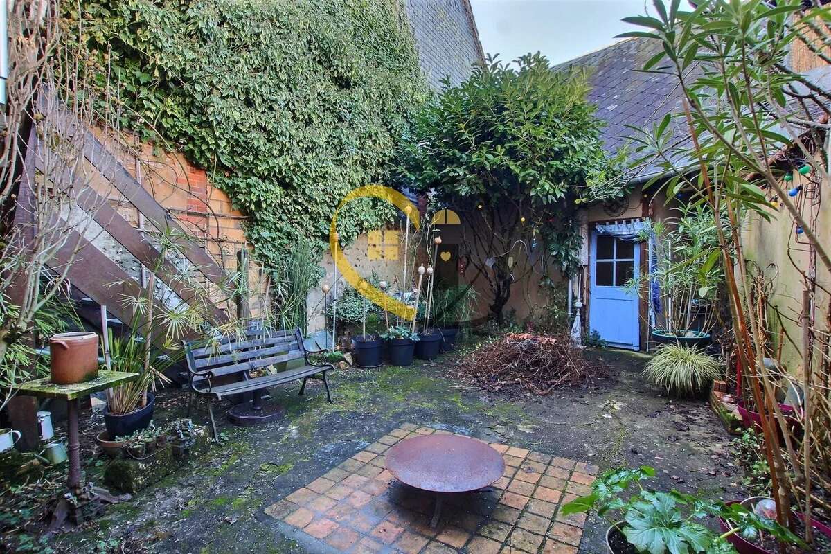 Maison à LA CHAPELLE-D&#039;ANGILLON