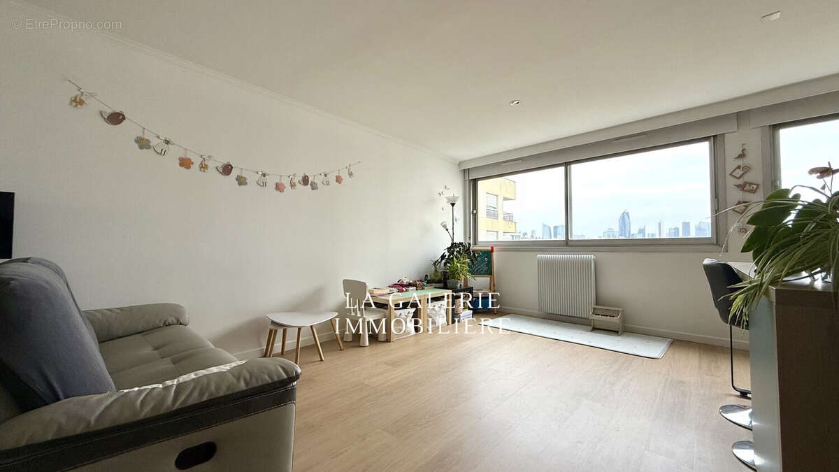 Appartement à SURESNES