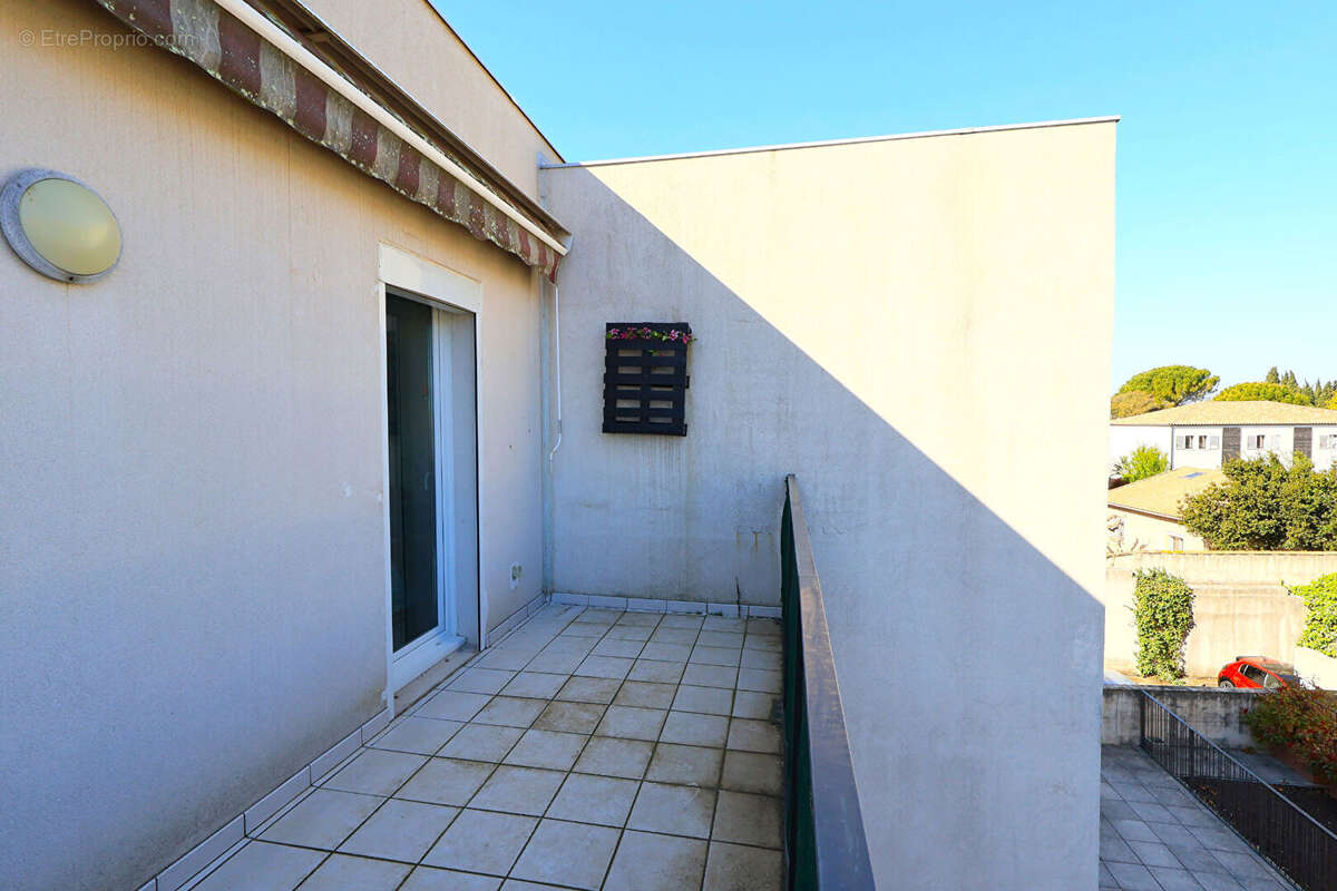 Appartement à MAUGUIO