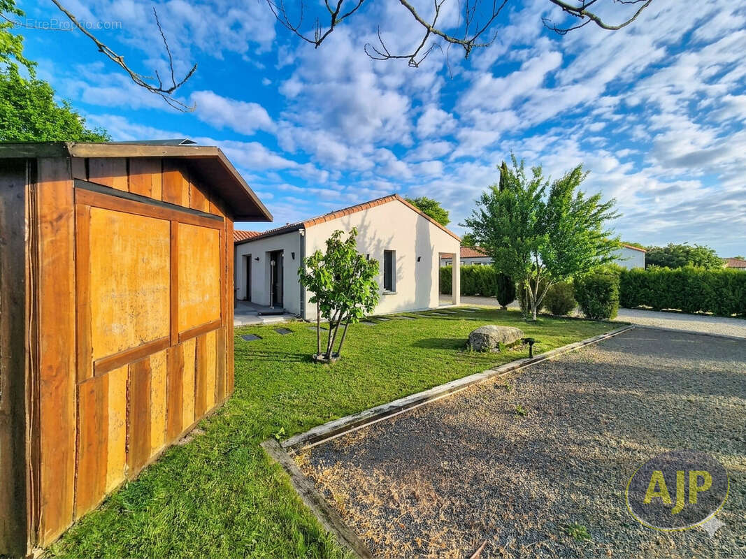 Maison à L'HERBERGEMENT