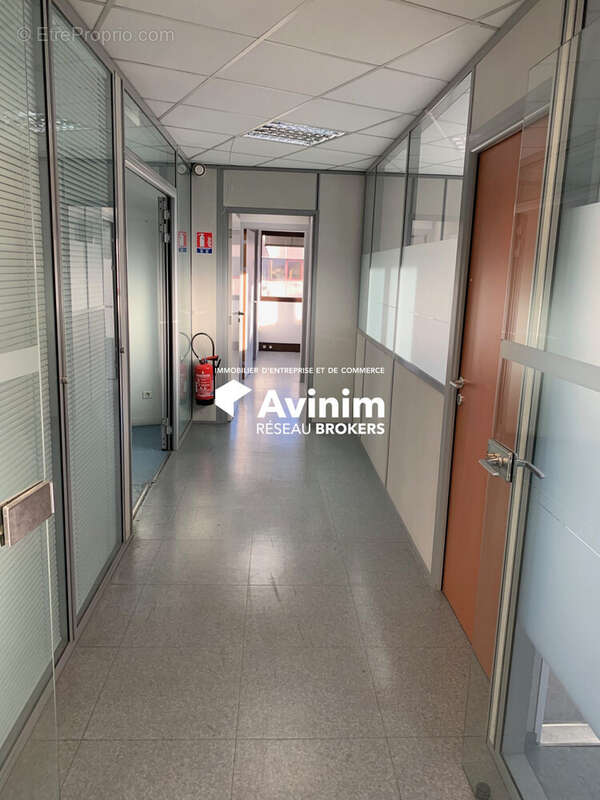 Commerce 456 m² à La Tronche  - photo 3