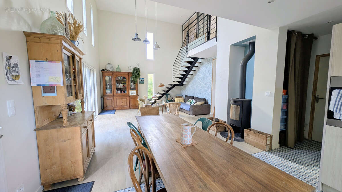 Maison à SAINT-GENIS-DES-FONTAINES