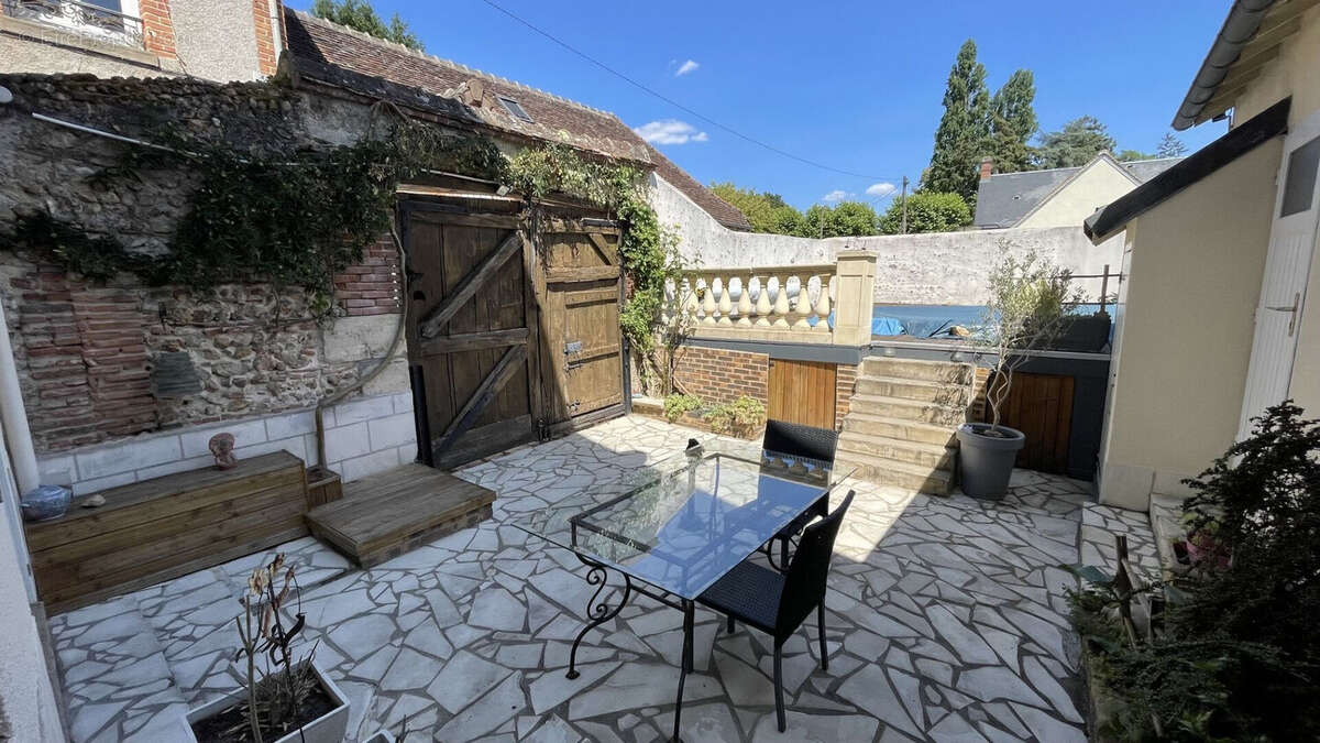 Maison Romorantin Lanthenay 10 pièce(s) 173.71 m2 - photo 2