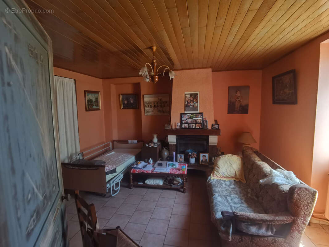 Maison à CHASSENEUIL-SUR-BONNIEURE