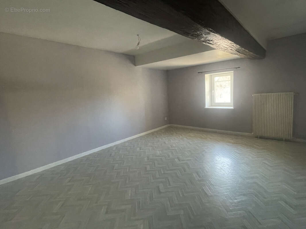 Appartement à VEZELISE