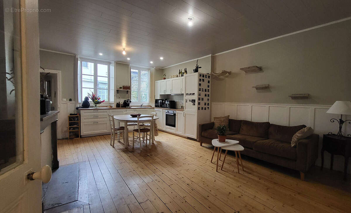 Appartement à LONS-LE-SAUNIER