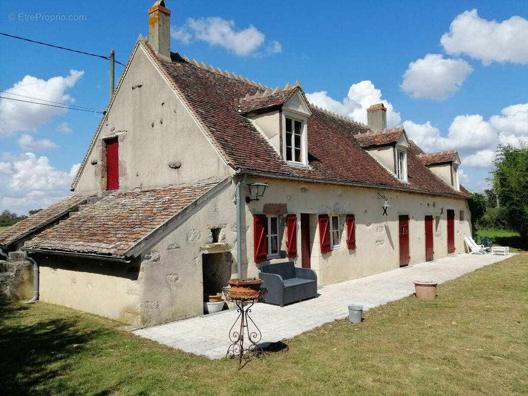 Maison à POUZY-MESANGY