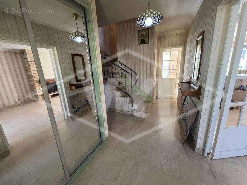 Maison à COMBS-LA-VILLE
