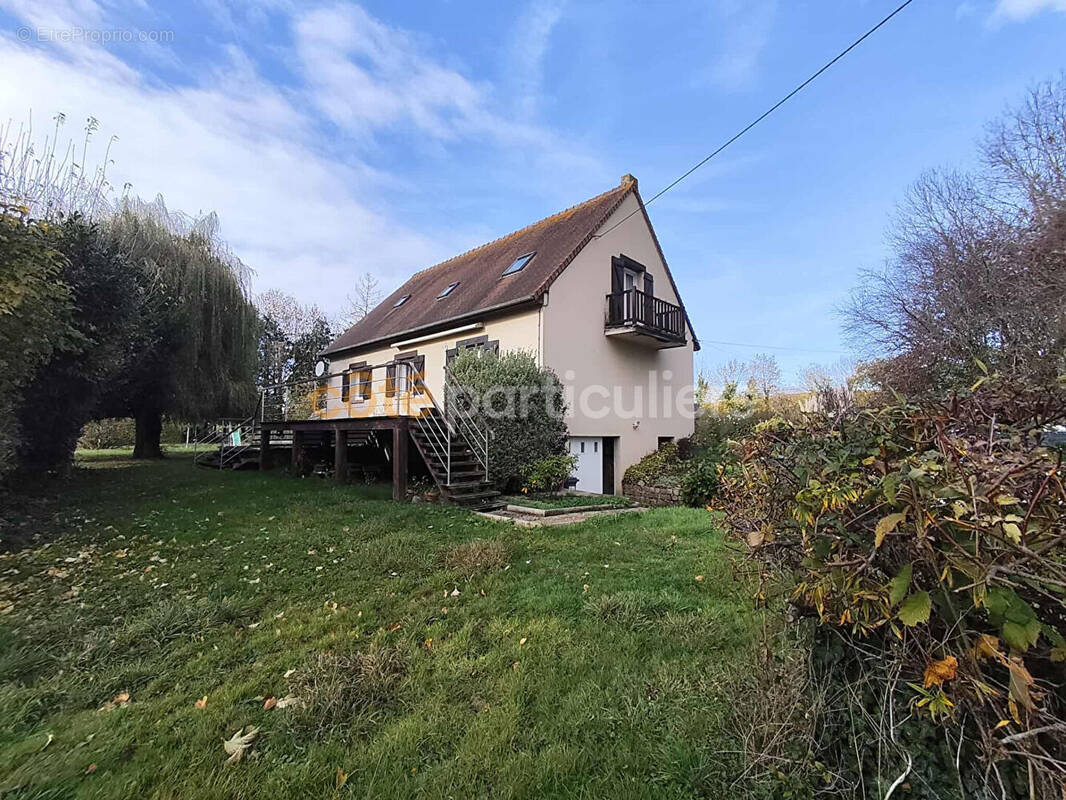 Maison à SAINT-PIERRE-SUR-DIVES
