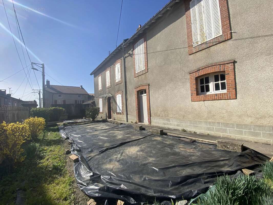 Maison à BELLAC
