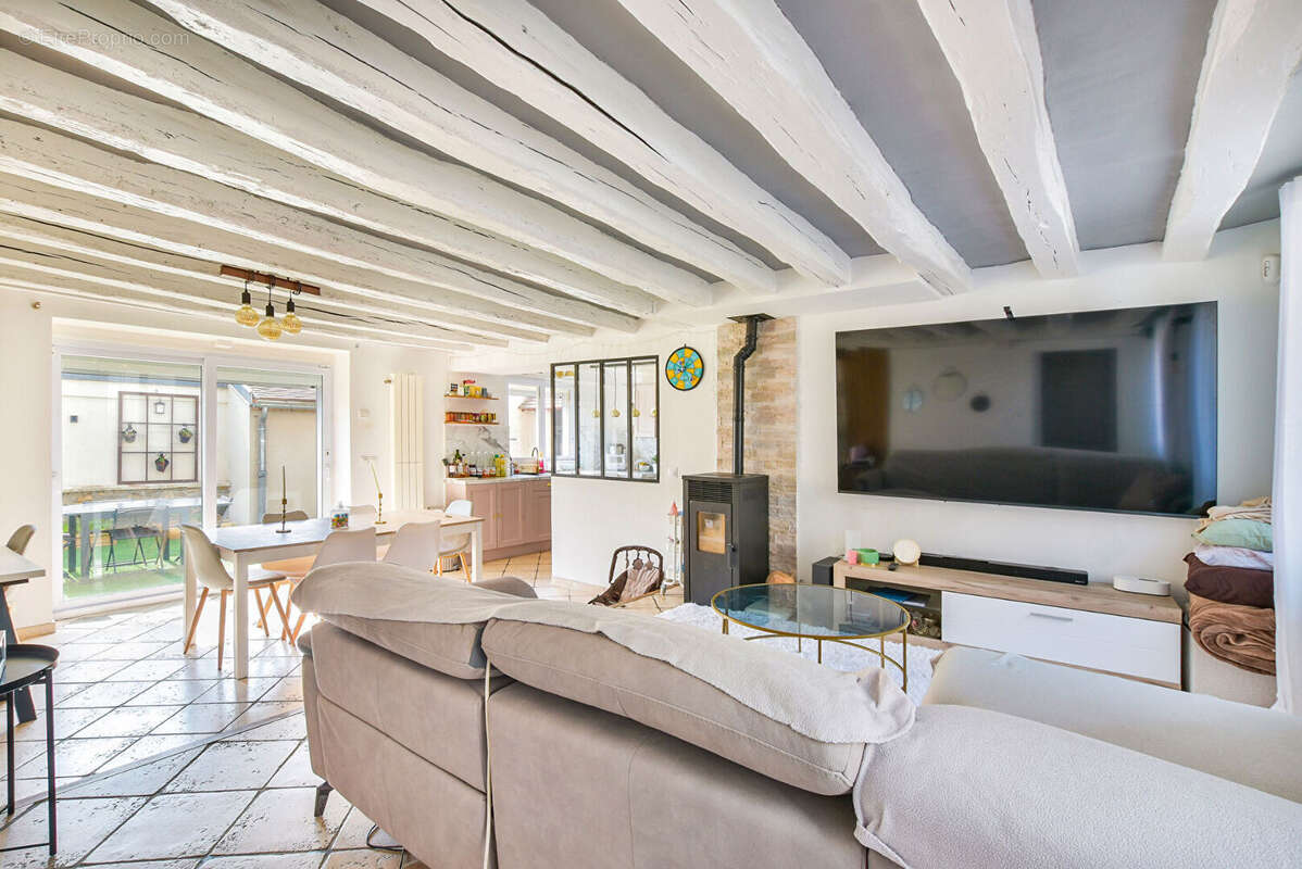 Maison à OZOUER-LE-VOULGIS
