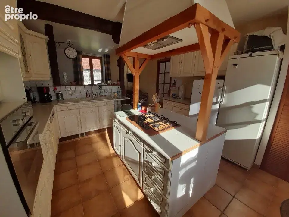 Maison 6 pièces 169 m² à vendre à Neuvy-Saint-Sepulchre (36230) - photo 2