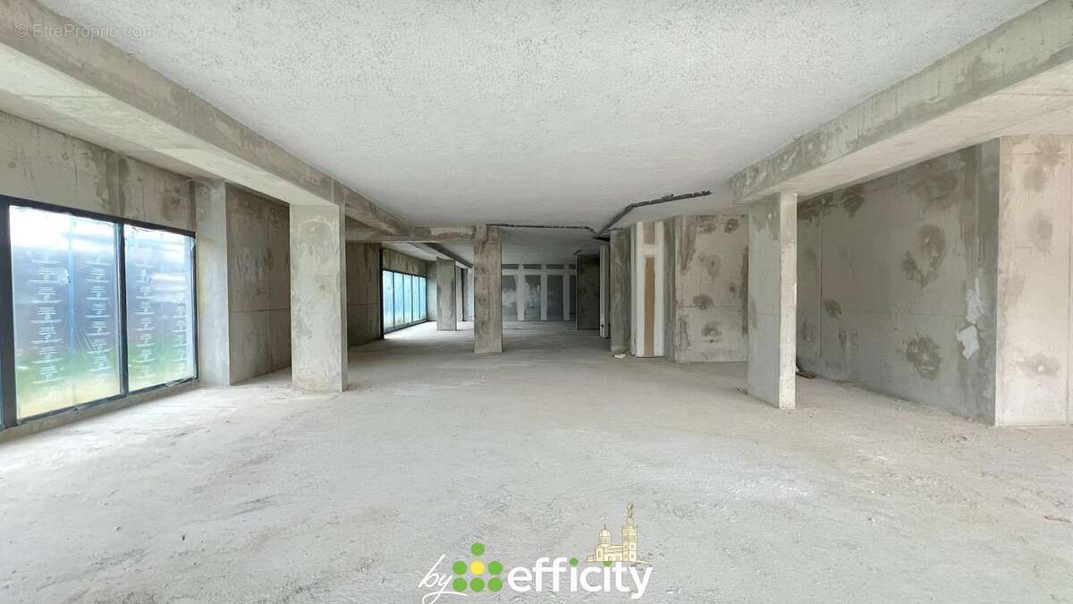 Commerce à MARSEILLE-13E