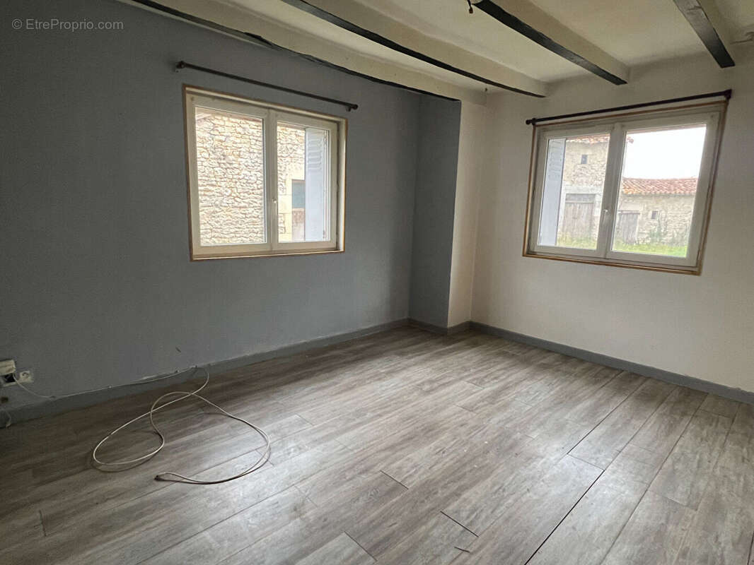 Maison 91m² à saint-martin-l'ars - photo 8