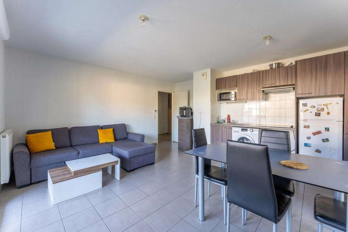 Appartement à PAREMPUYRE