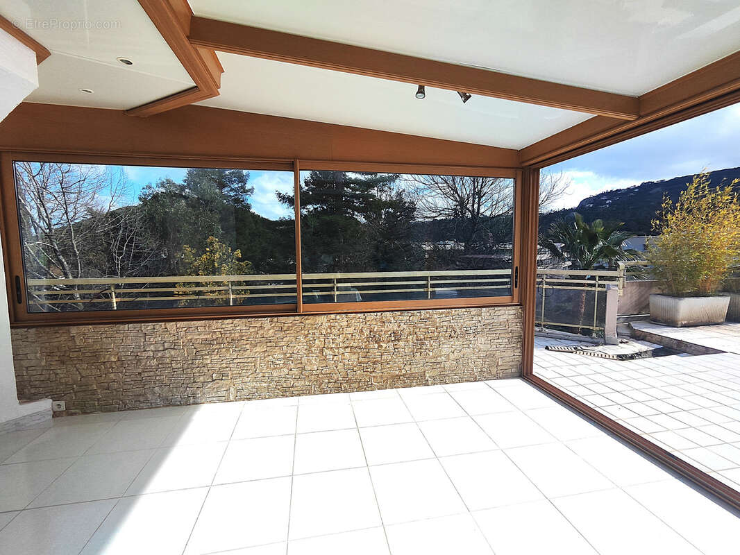 Appartement à MANDELIEU-LA-NAPOULE