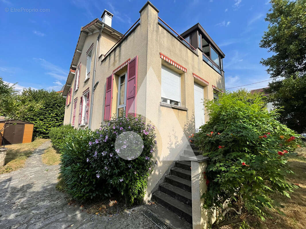 Maison Sucy En Brie 7 pièce(s) 155 m2 - photo 2