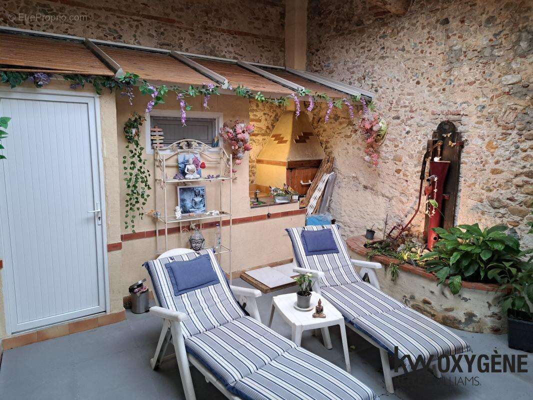 Maison à PEYRESTORTES