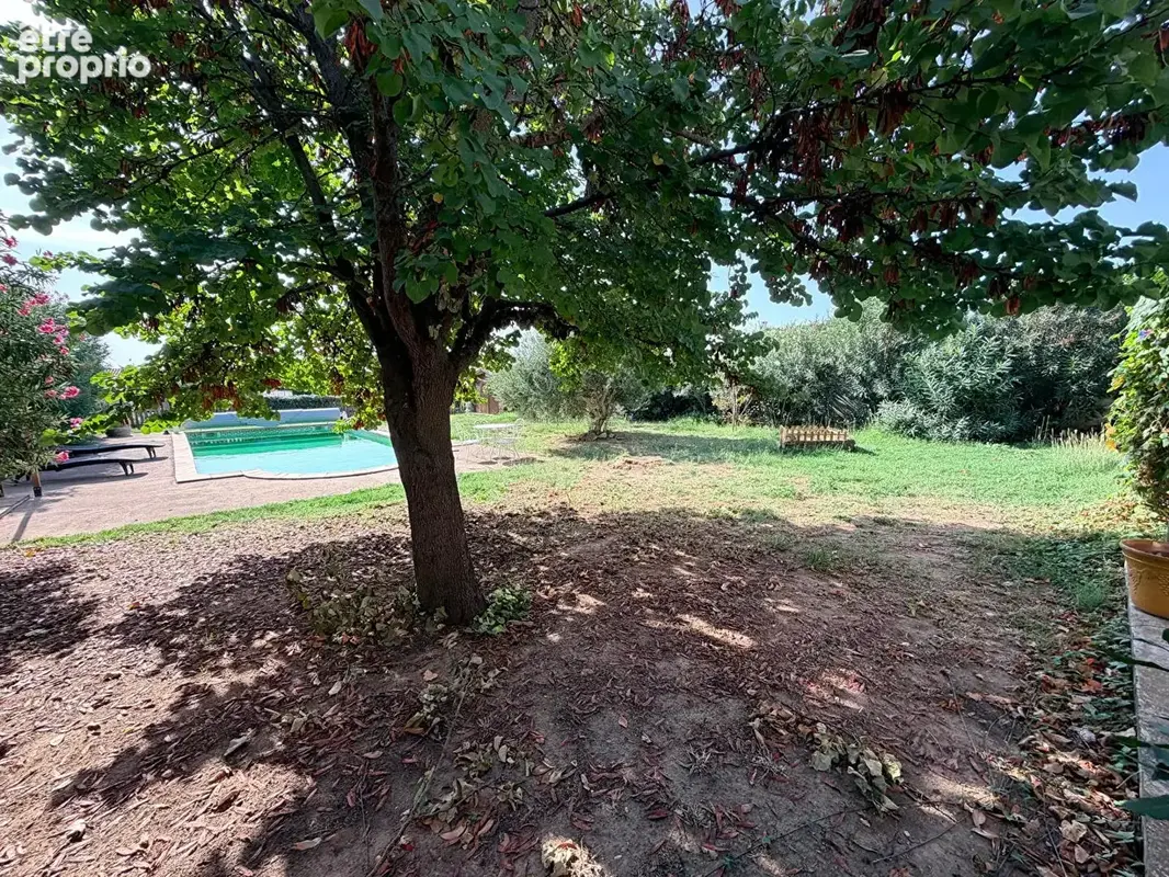 Maison Ouveillan T5 de  175 m2 avec piscine - photo 17