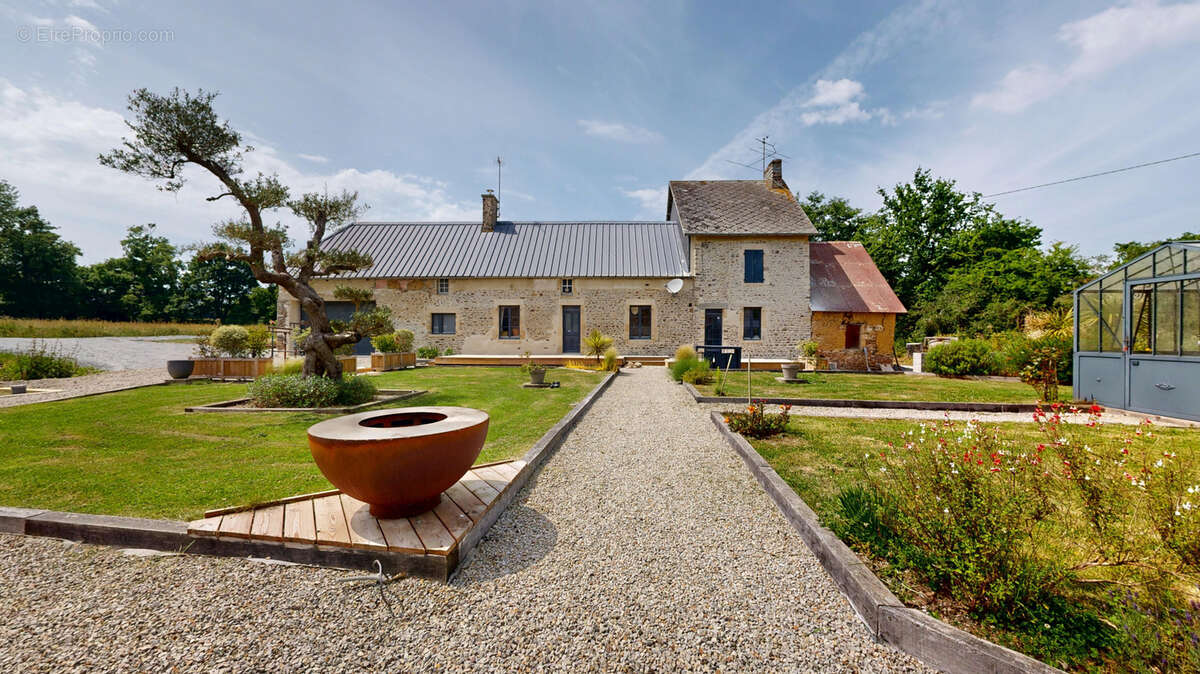 Maison à MILLIERES