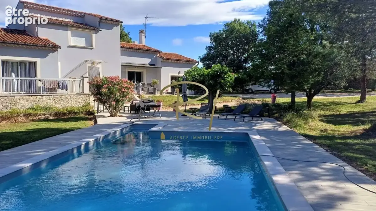 Photo Maison à Saint-Privat-De-Champclos au prix de 398 000€