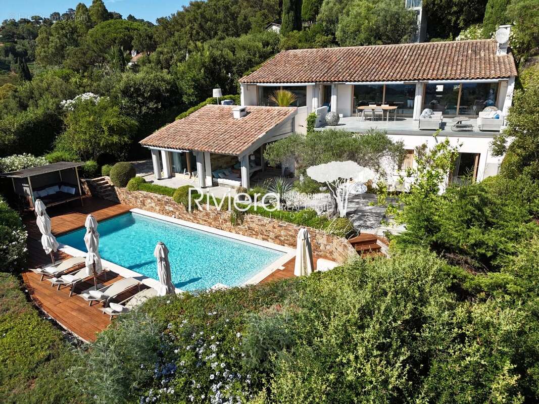 Villa d'exception avec vue mer panoramique, piscine et ascen - photo 2
