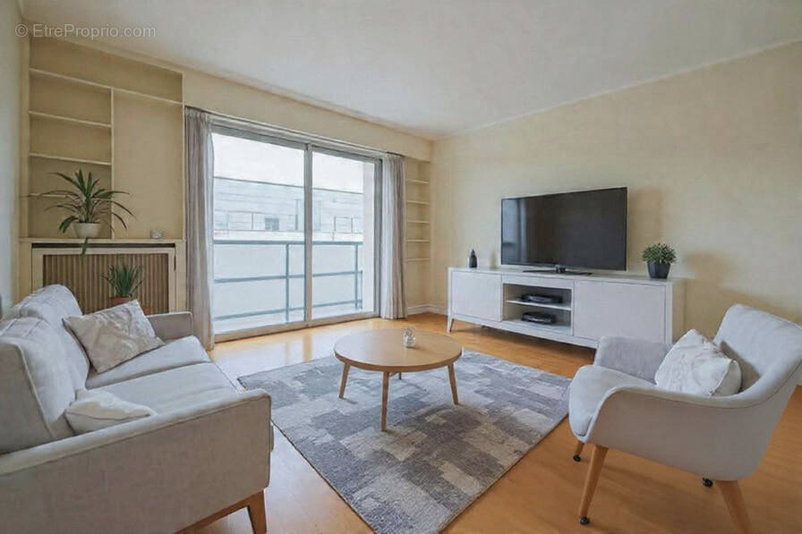Appartement à PARIS-14E