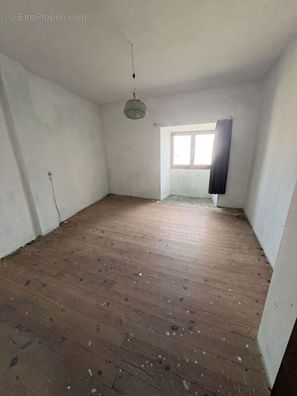 Maison à LA DIGNE-D'AMONT