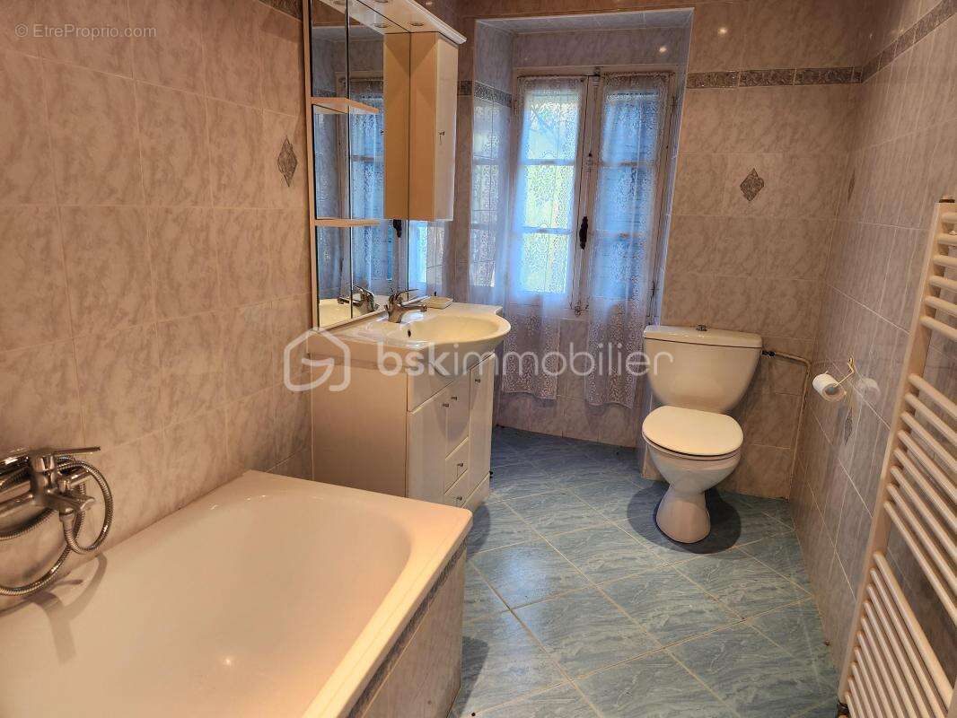 Maison à FORCALQUIER